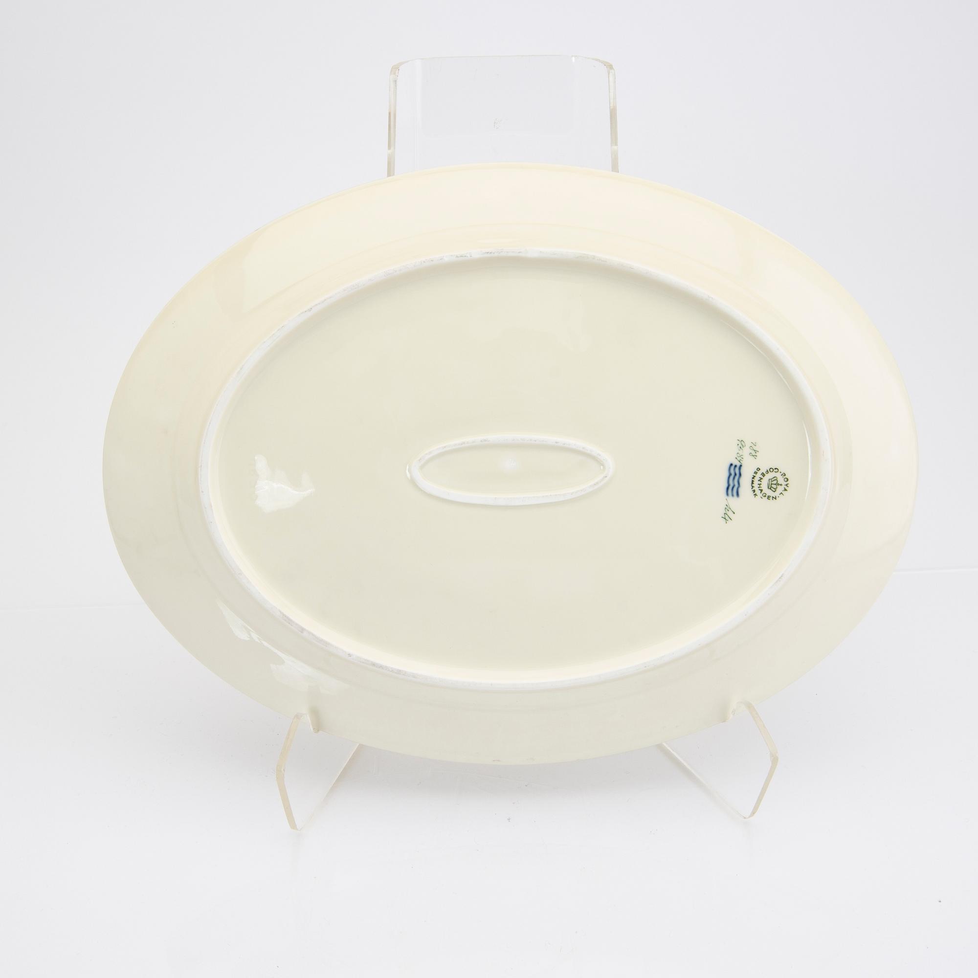 A Royal Copenhagen 59 pcs "Dagmar" porcelain dinner service, 1960s.