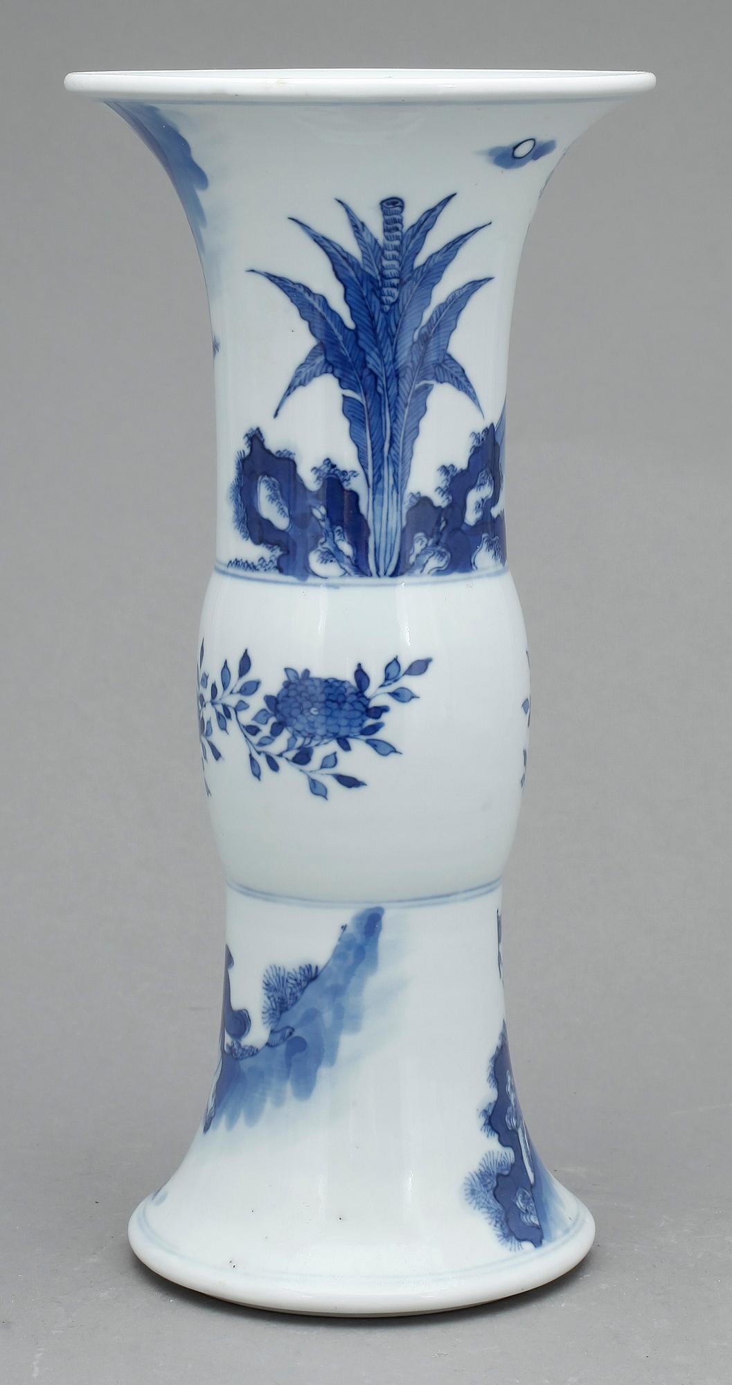 VAS, porslin. Kina. Kangxi-stil, 1900-tal.