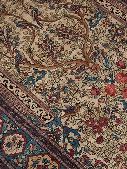 A RUG. An antique Esfahan. 210,5 x 143,5 cm.