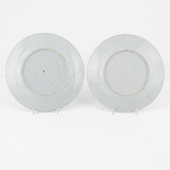 Six Chinese porcelain plates, 18th-19th century.