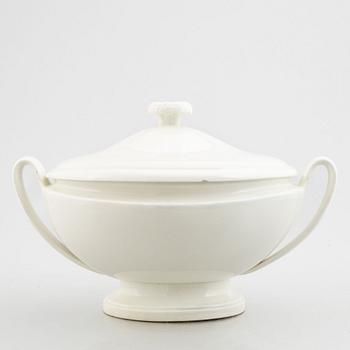 A creamware tureen with cover, Rörstrand, Sweden, first half of the 20th century.