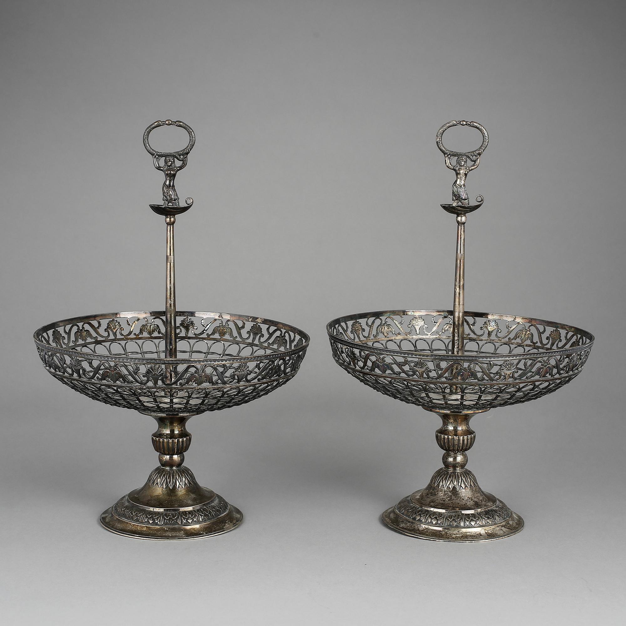 KAKFAT, ett par, empire, Johan Gustaf Åkerman, Stockholm, 1826. Totalvikt 1550 g.