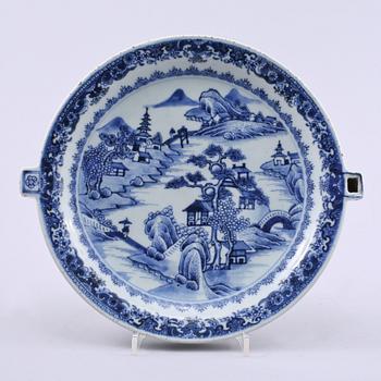 VÄRMEFAT, porslin, Kina, omkring sekelskiftet 1800.
