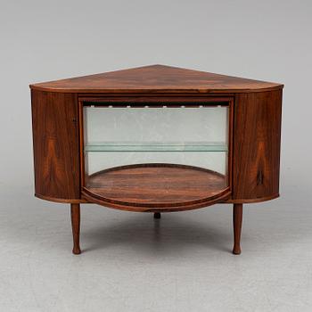 PER GARDNER, a Norwegian rosewood veneerd drinks cabinet, Sola, 1960's.