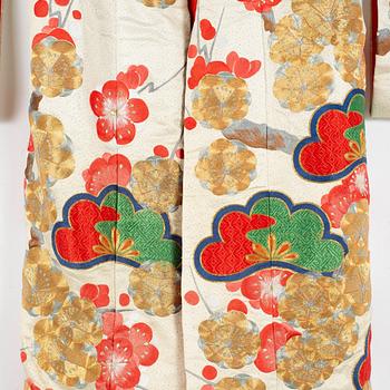 A Japanese silk wedding kimono, 20th century.