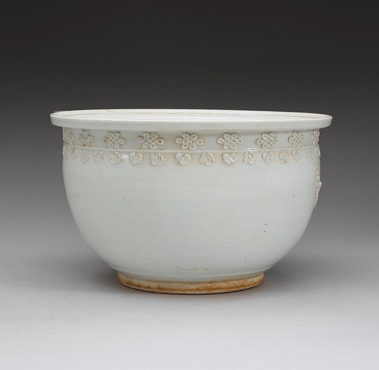 A "blanc de chine" flower pot, Qing dynasty 19th century.