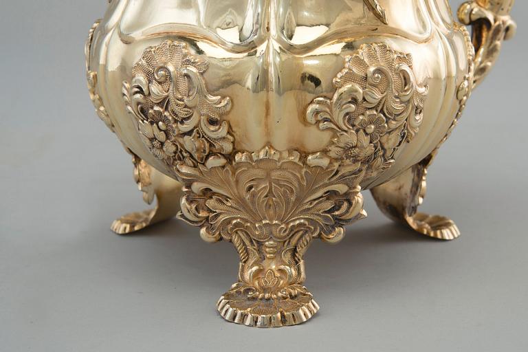 A TANKARD, 84 silver. Gilt. Carl Magnus Stahle St. Petersburg 1842. Height 20 cm, weight 630 g.