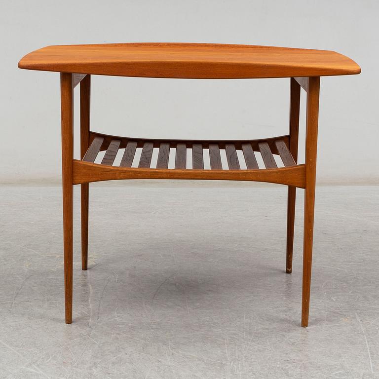TOVE & EDVARD KINDT LARSEN, a coffee table, model nr 510. France & Søn, Denmark, 1950s.