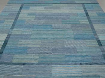 Marianne Richter, A CARPET, "Fasad blå", flat weave, ca 305 x 190 cm, signed AB MMF MR.