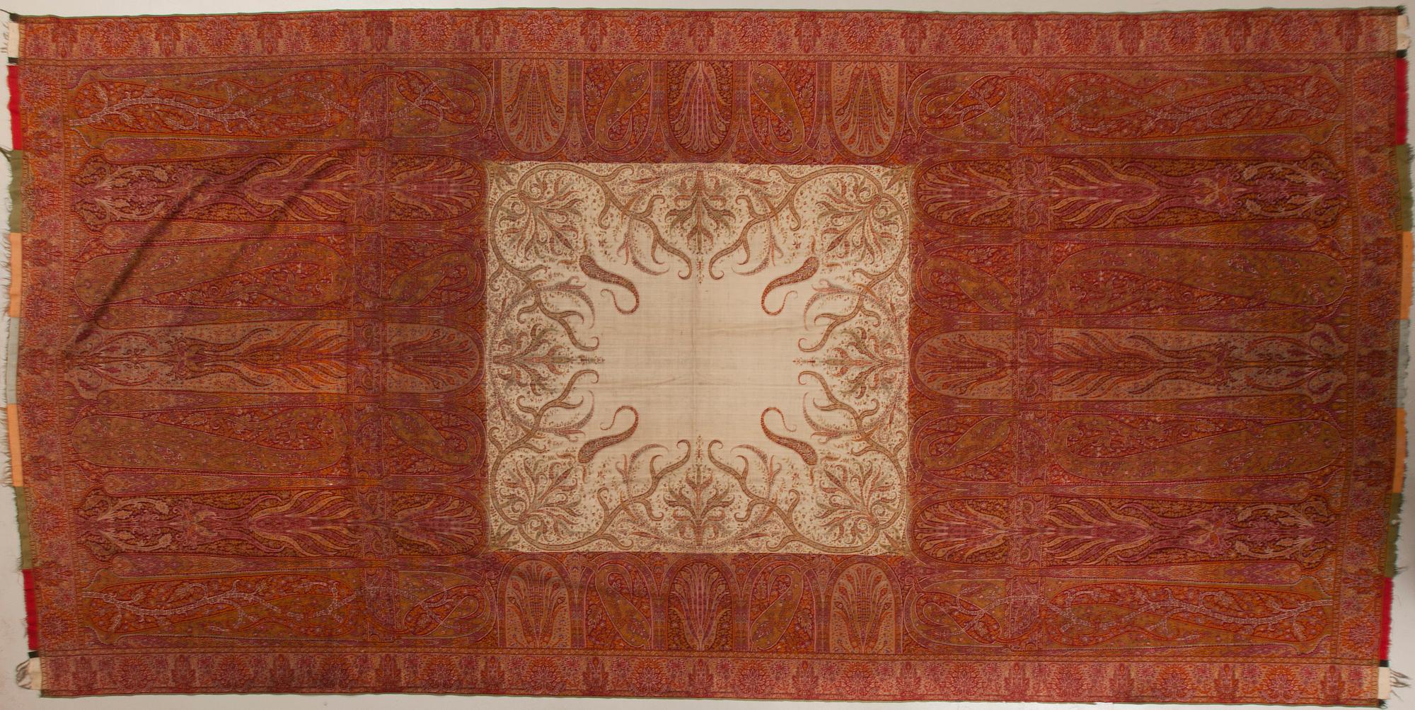 SJAL, PAISLEY. Sekelskiftet 18/1900. Ca 335x167 cm.