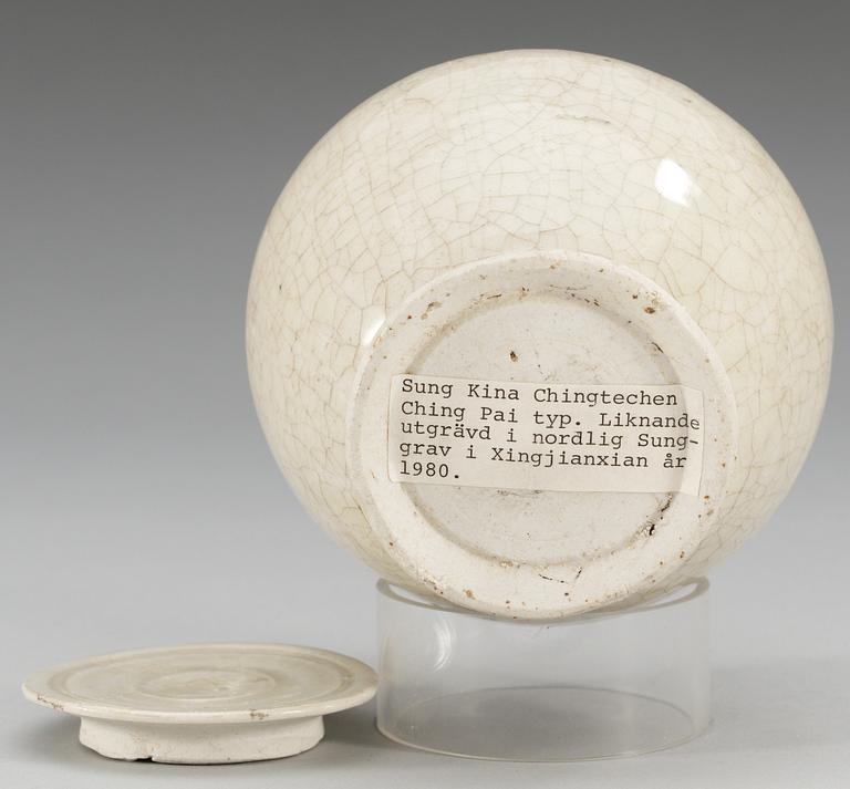 KRUKA med LOCK, qingbai-typ. Song dynastin (960-1279).