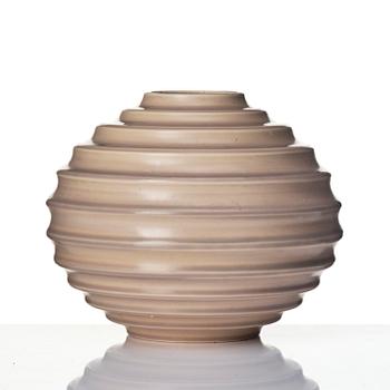 Ewald Dahlskog, a spherical faience vase, model D9/1, Bo Fajans, Gävle, 1930-43.