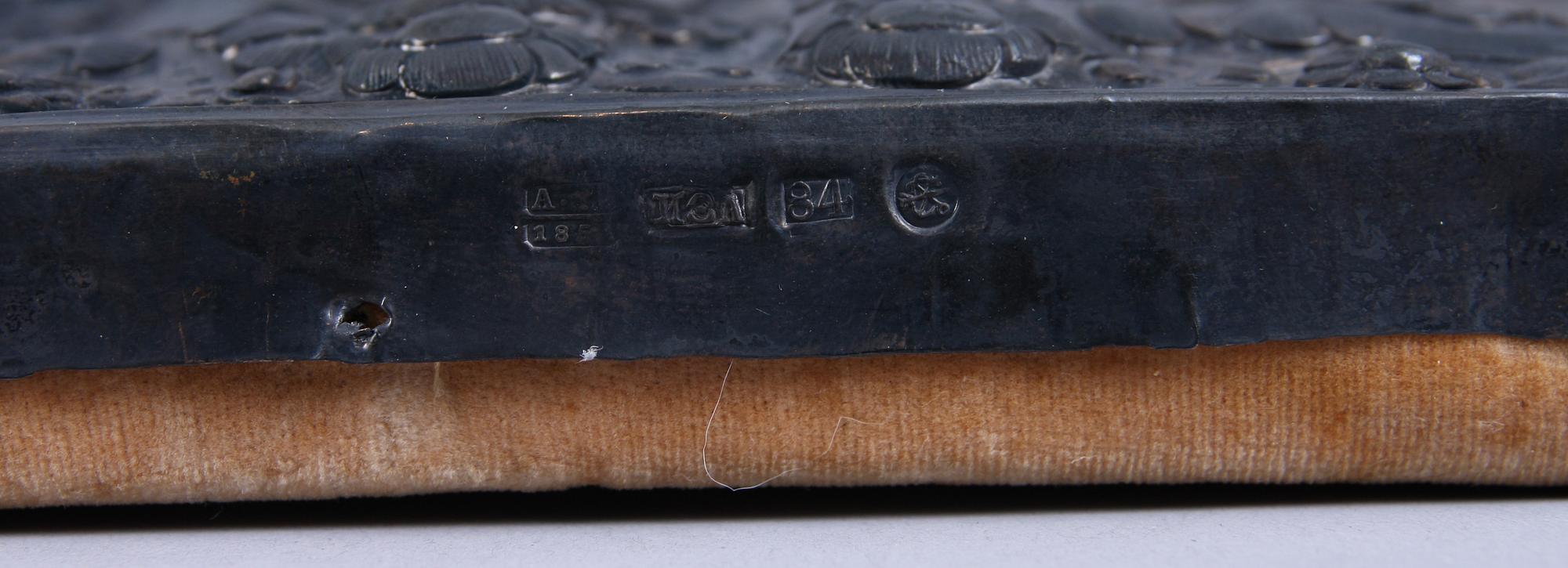 IKON MED RIZZA, silver, bär ryska stämplar, 1800-tal.