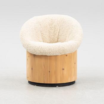 Peter Opsvik, a lounge chair from the 'Cylindra' series.