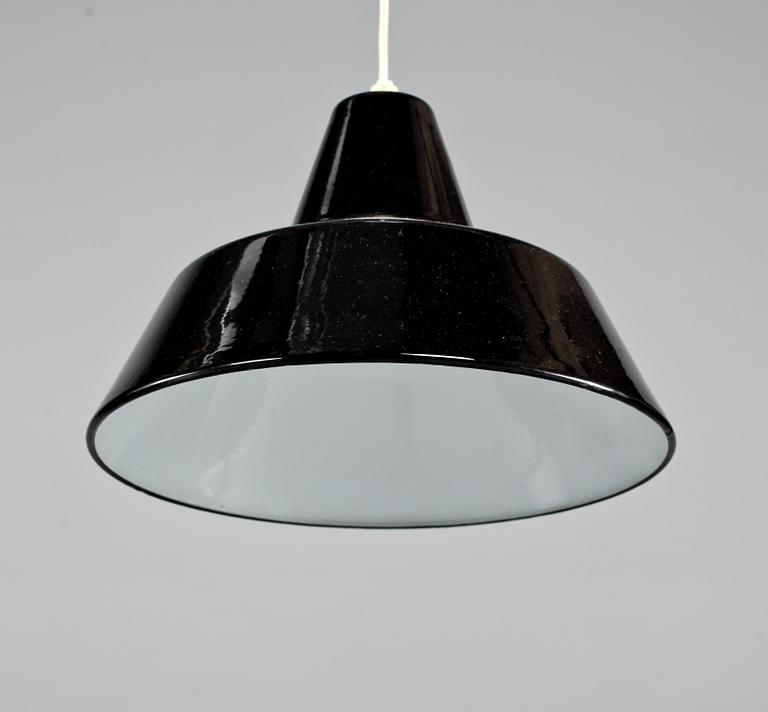 TAKLAMPA, Vaerkstedlampa, Arne Jacobsen, Louis Poulsen, 1900-talets andra hälft. Höjd ca 26 cm.