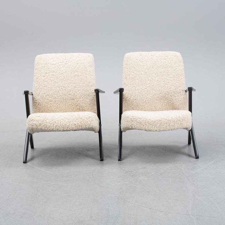 Bengt Ruda, fåtöljer ett par, modell 563-037, Triva kollektionen för Nordiska Kompaniet, formgiven 1952.