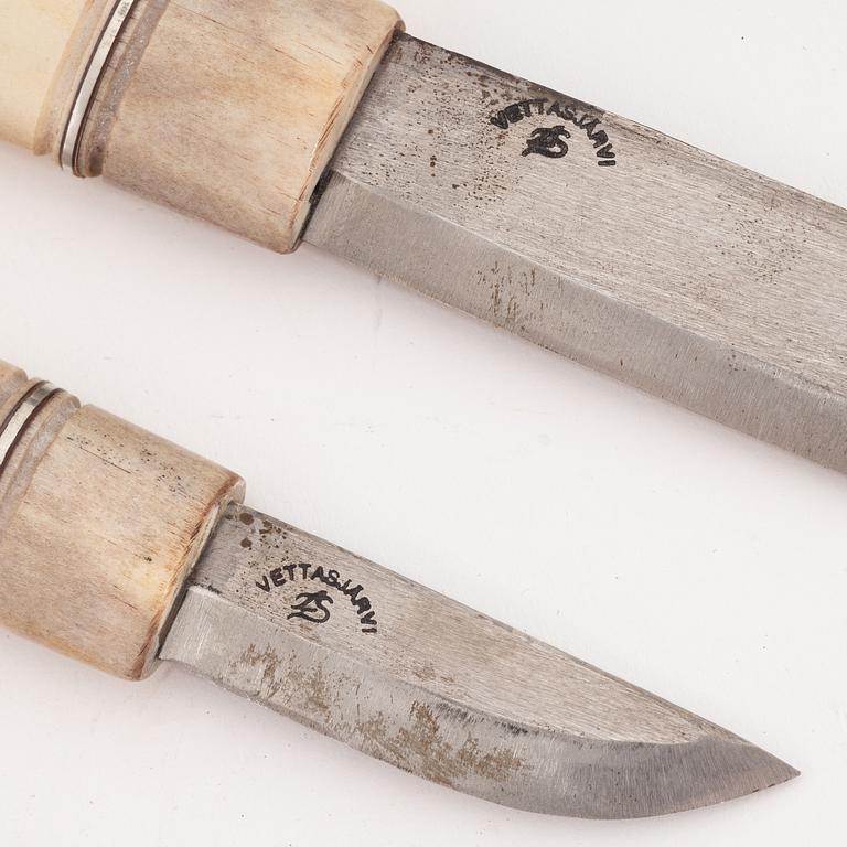 A reindeer horn double knife by Gunnar Edholm, signed.