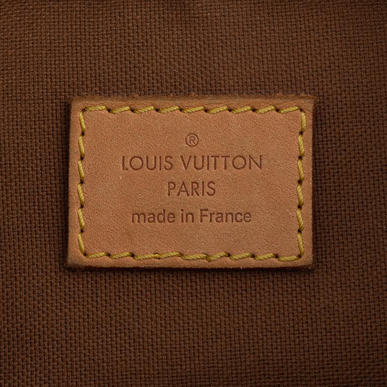 Louis Vuitton, A monogram canvas "Pochette Bosphore".