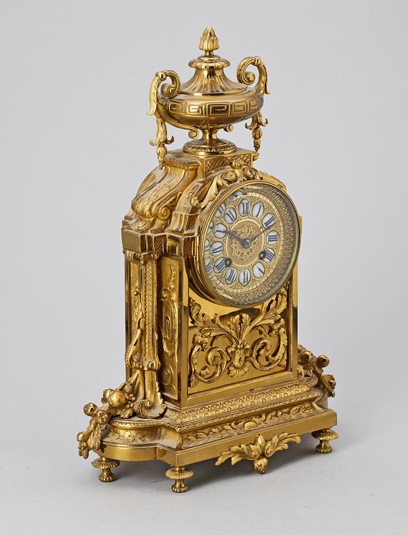 BORDSPENDYL, nyrenässans, Bernoux, Paris, Frankrike 1800/1900-tal.