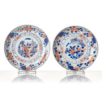 Fat, sex stycken, porslin. Qingdynastin, Kangxi (1662-1722).