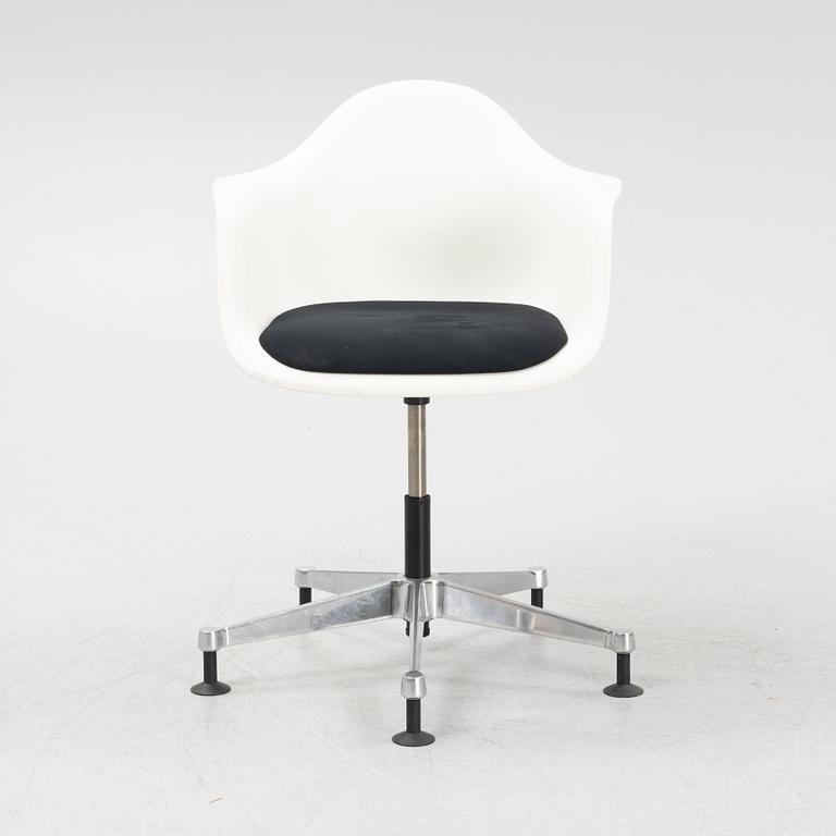 Charles & Ray Eames, a 'PACC' chair, Vitra.