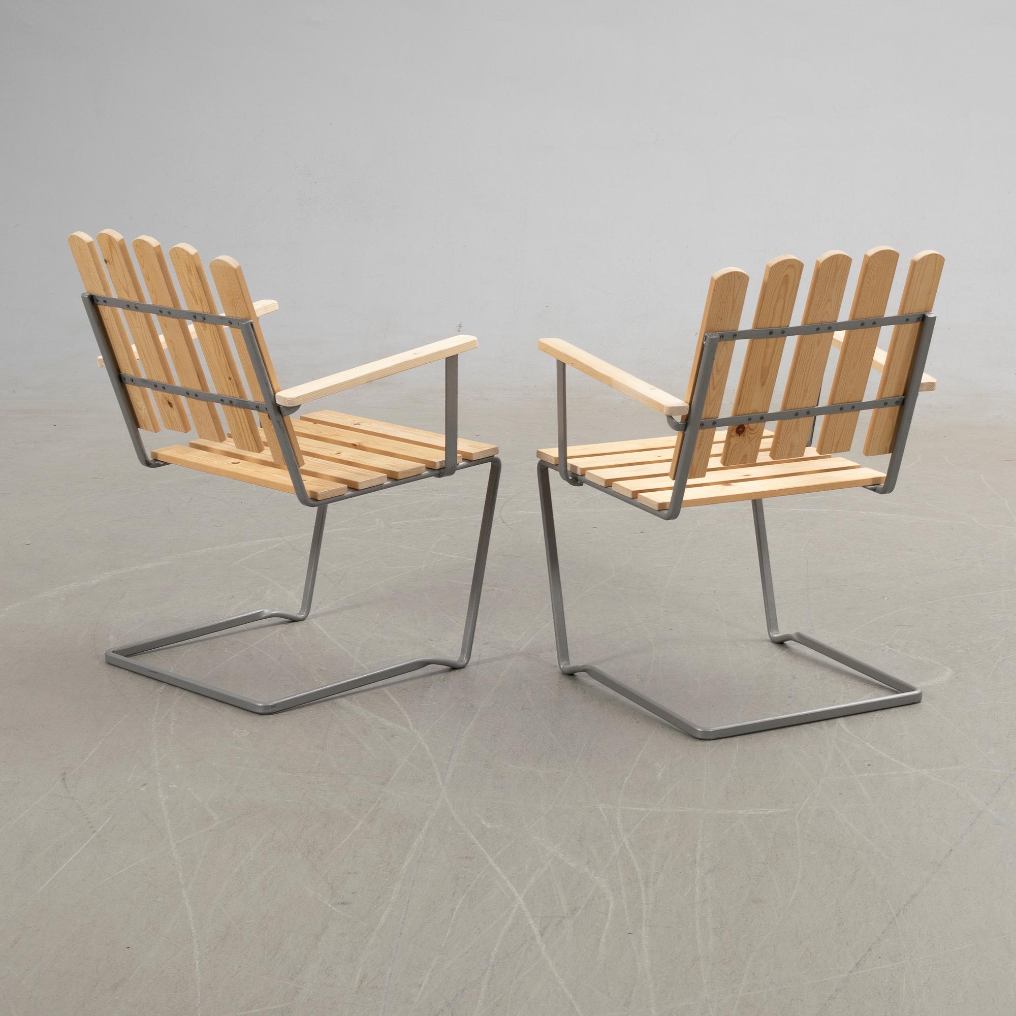 Arthur Lindqvist, karmstolar, ett par, modell A2, Grythyttan 1900-tal.