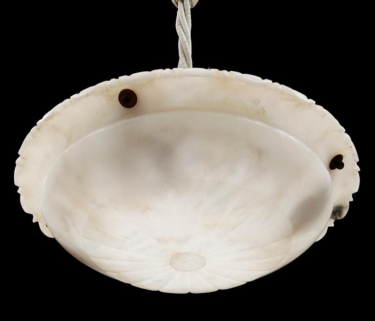 TAKLAMPA, alabaster, 1900-talets första hälft. Höjd ca 55 cm.