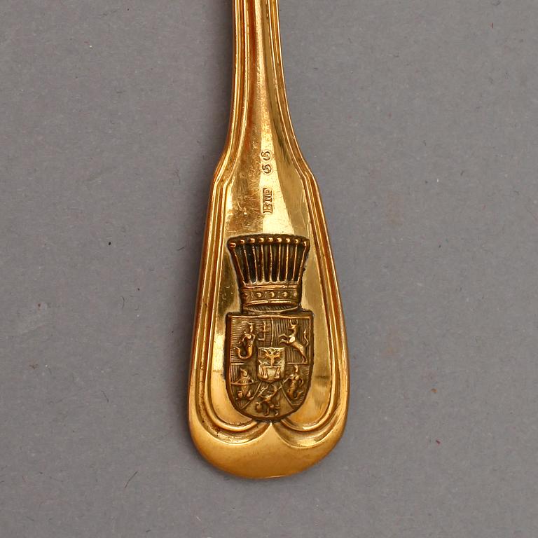 BESTICKSERVISDELAR, 28 st, förgylld metall, bla Christofle, Frankrike, tidigt 1900-tal.