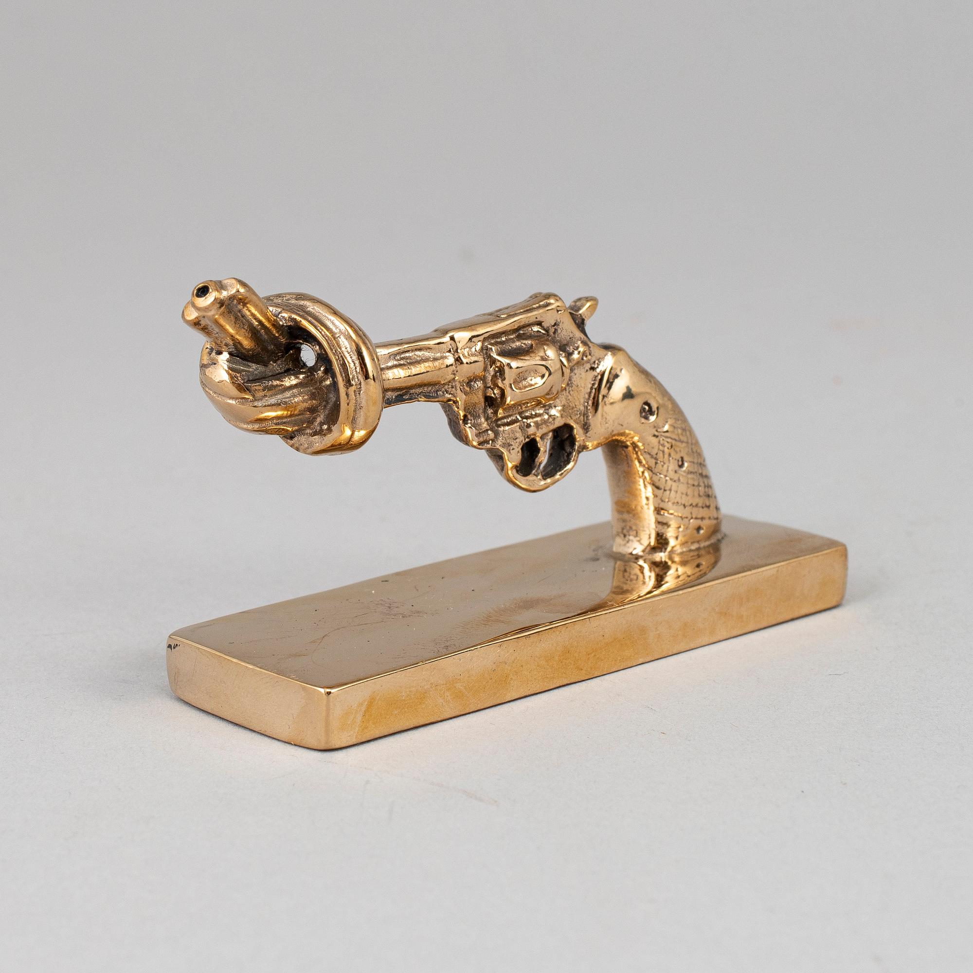 CARL FREDRIK REUTERSWÄRD, "The Knotted Gun", signed and numbered 120.