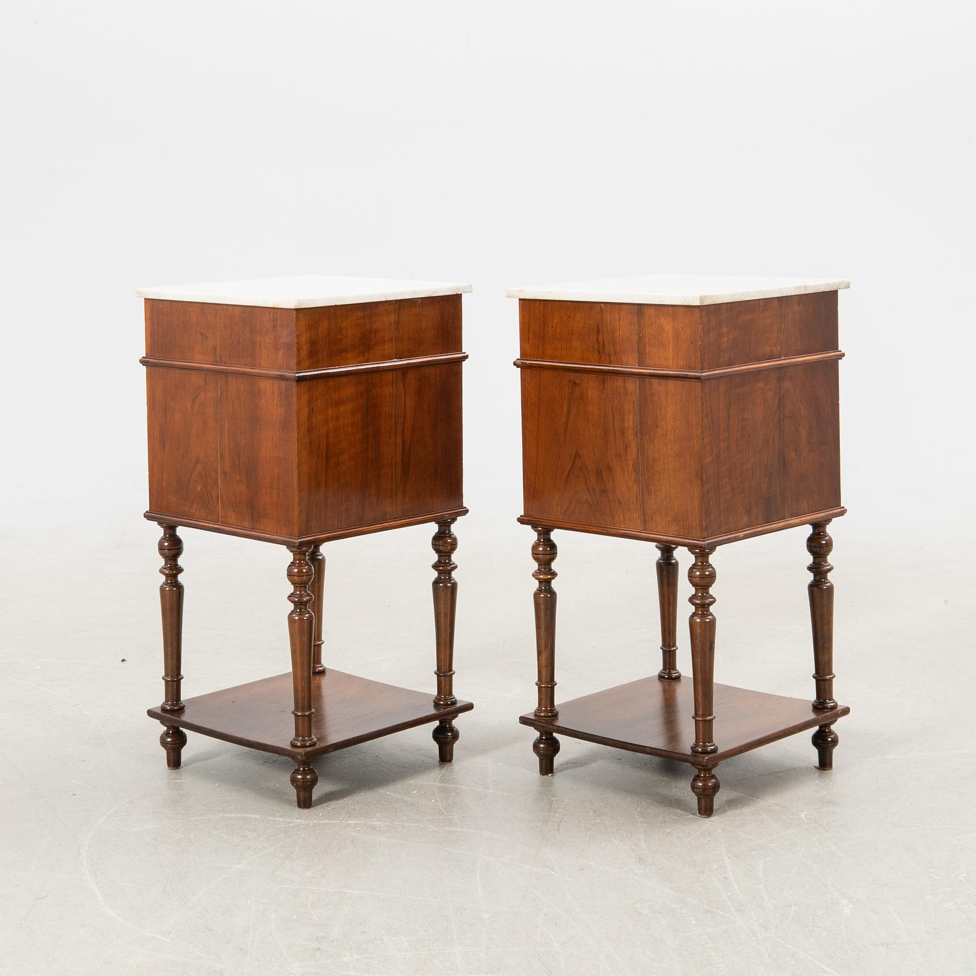 Sängbord, ett par, 1900-talets första hälft.