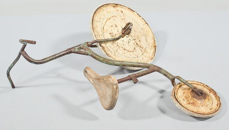 BARNCYKEL, 1900-talets första hälft.