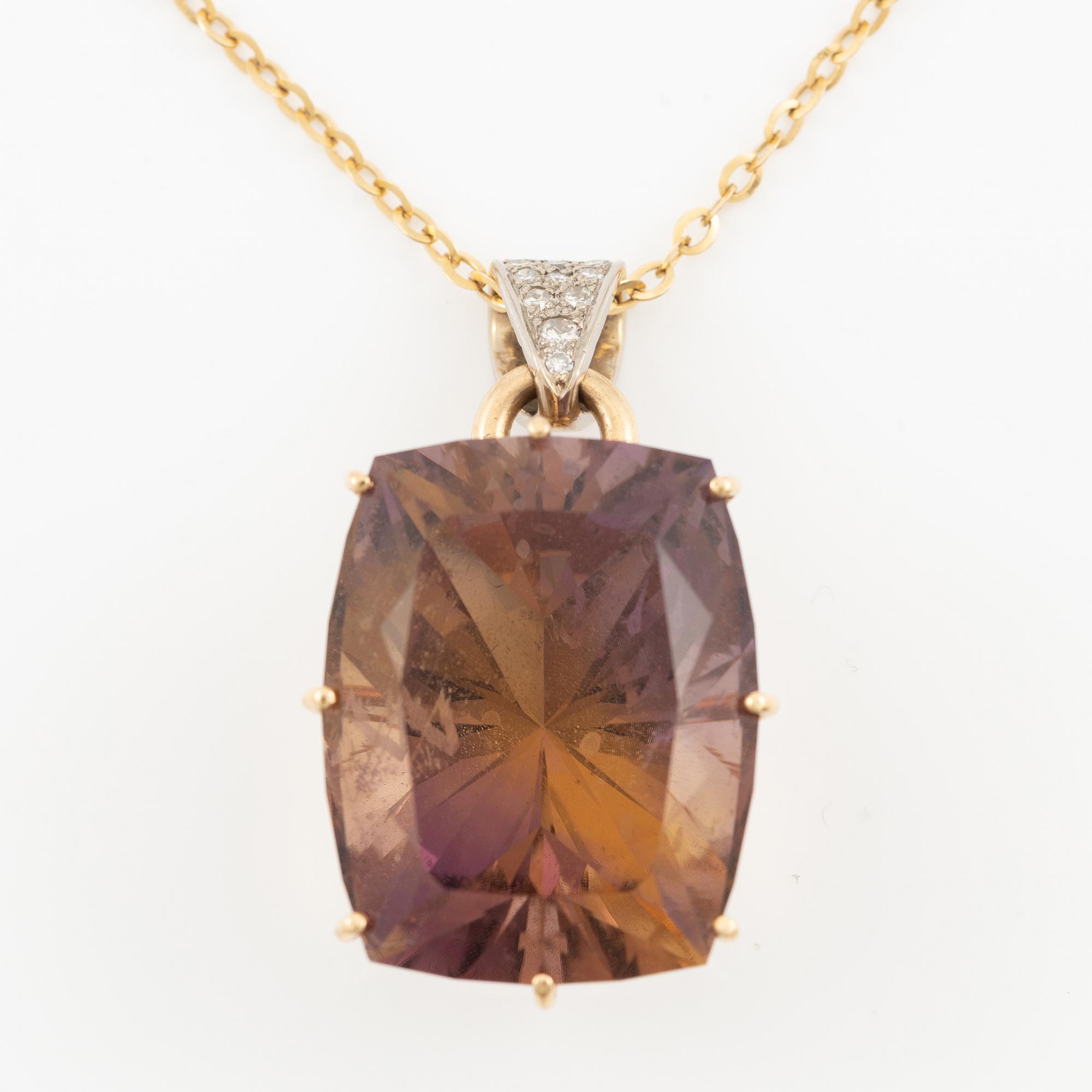 Collier 18K guld  och vitguld med ametrin och åttkantslipade diamanter.