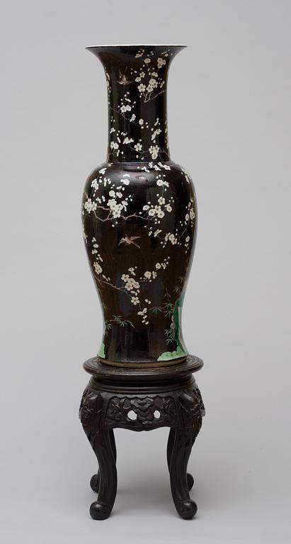 A large famille noire vase, Qing dynasty, 19th Century.