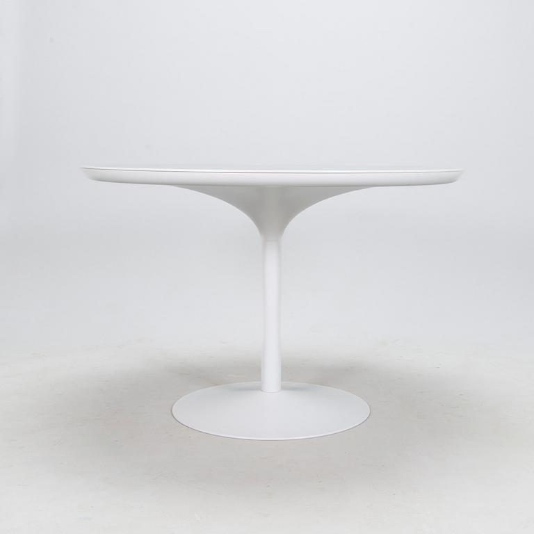 Verner Panton, four 'System 1-2-3 and a dining table for Verpan Denmark 21st century.