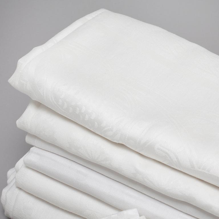 30 pieces of linen, 20th century.