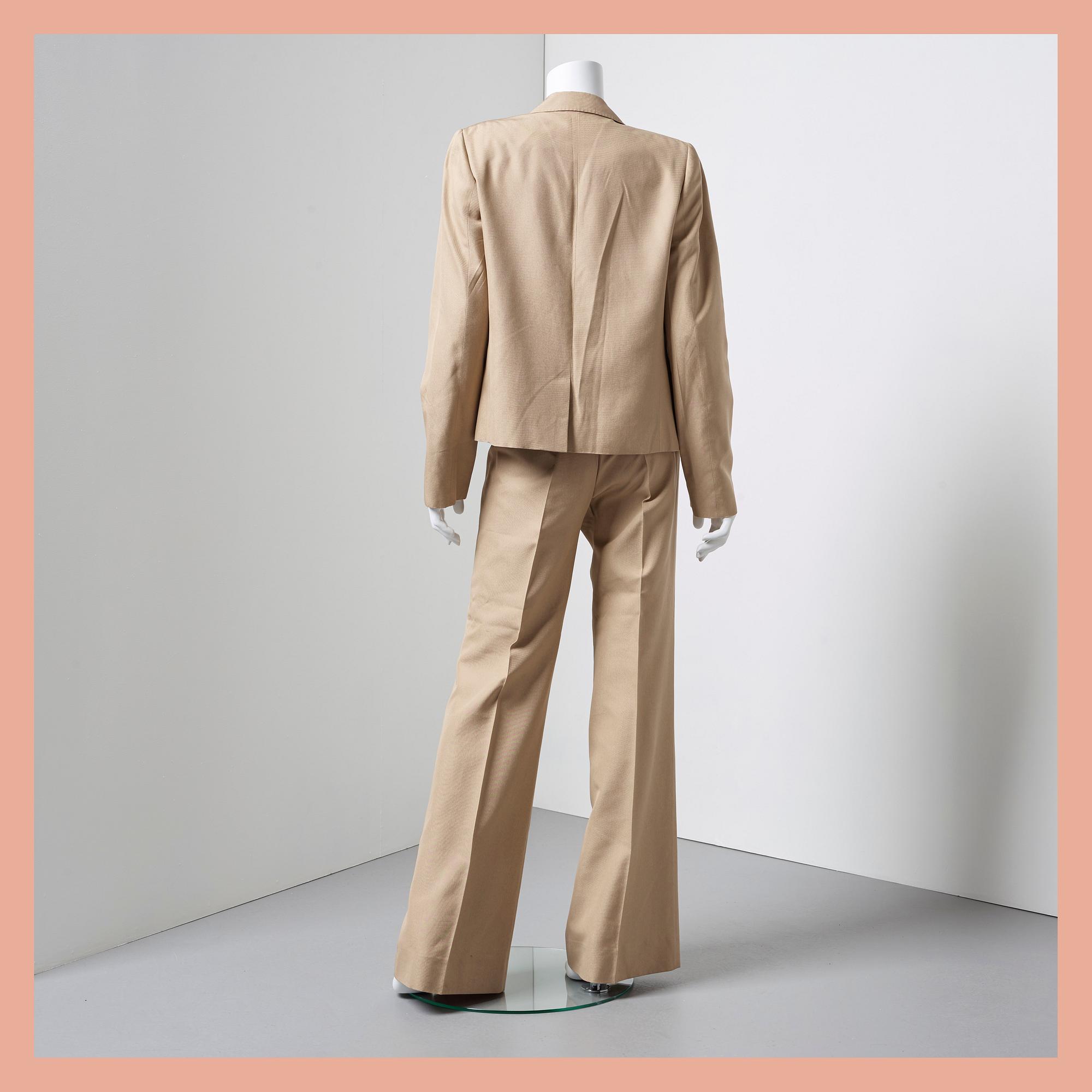 DRÄKT, Gucci, italiensk storlek 44/46.