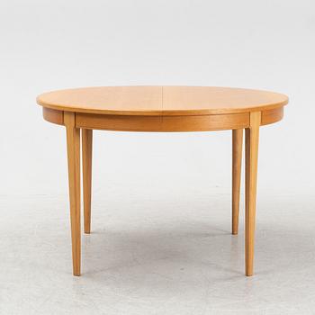 Carl Malmsten, a 'Herrgården' oak dining table from Bodafors, later part of the 20th Century.