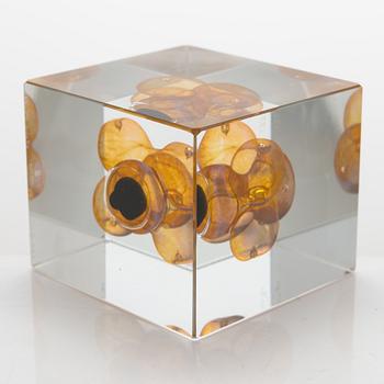 Oiva Toikka, annual glass cube 1996, signed Oiva Toikka, Nuutajärvi 1996, 399/2000.