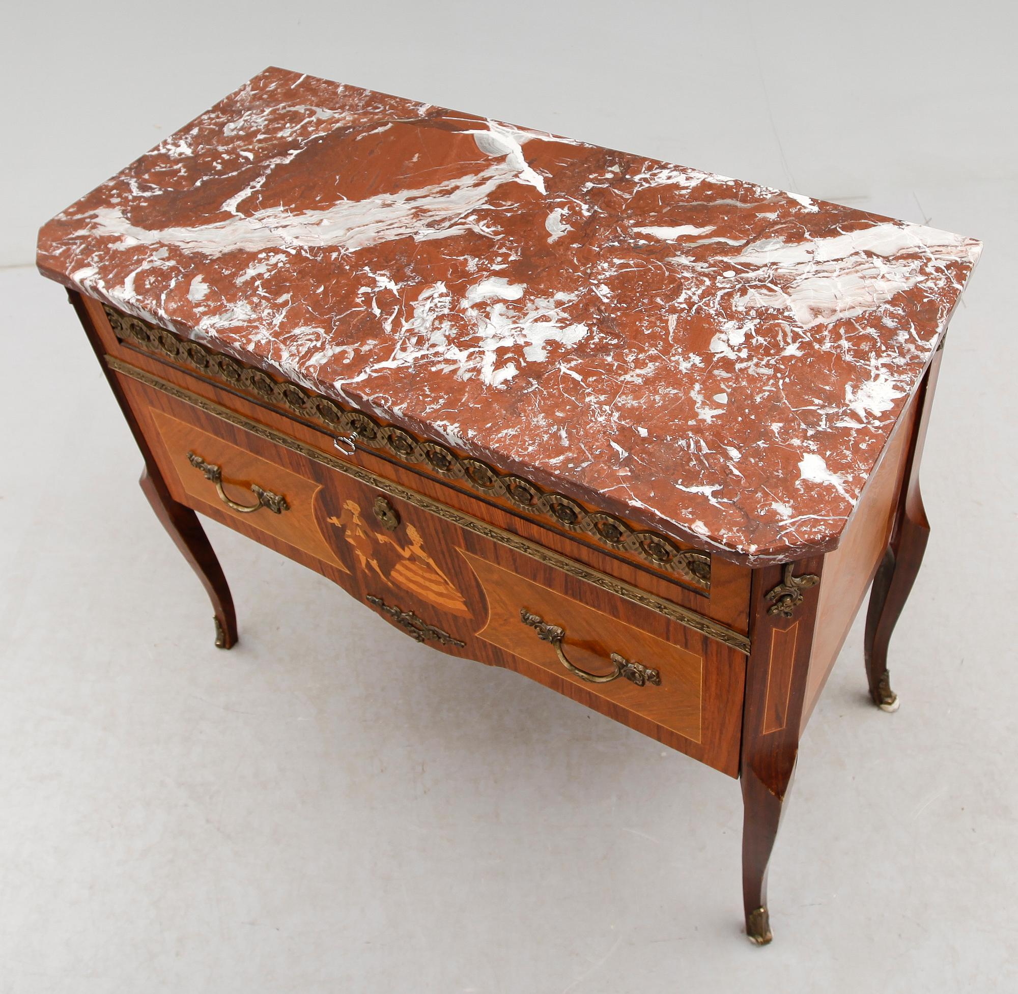 BYRÅ, gustaviansk stil, 1900-talets andra hälft.