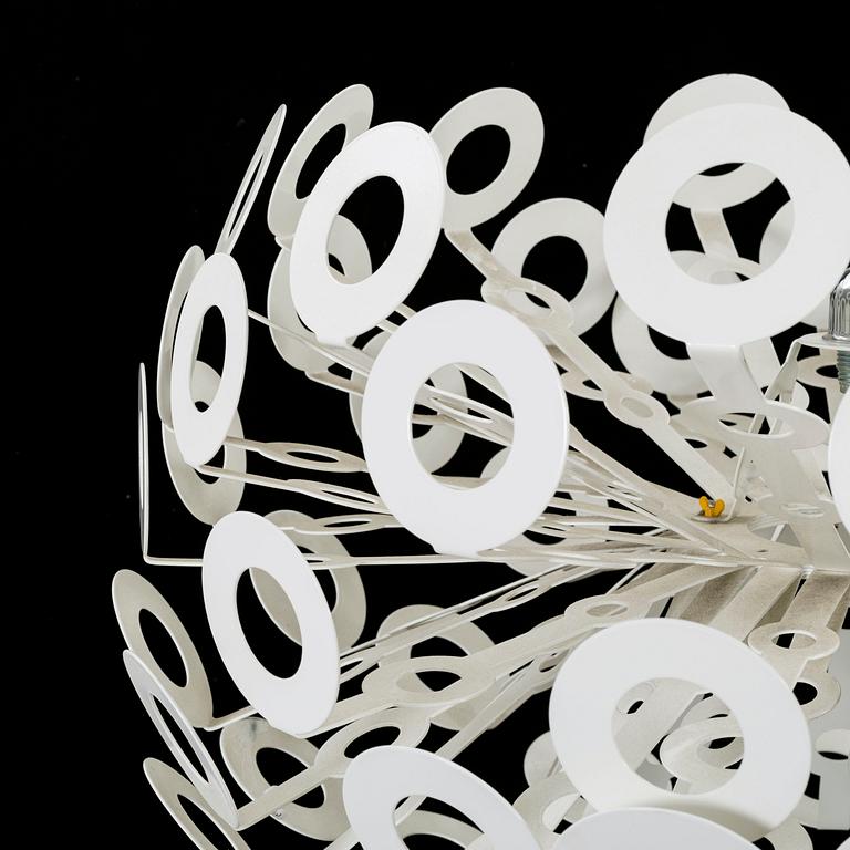 A CEILING LAMP "DANDELION" BY RICHARD HUTTEN FOR MOOOI.