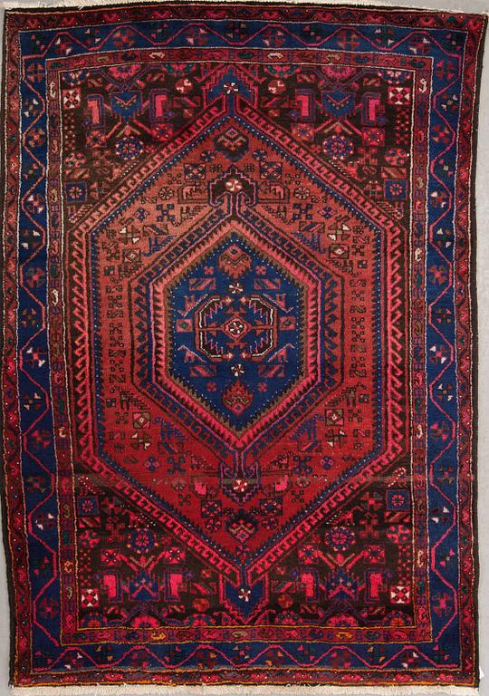 MATTA. Orientalisk, 1900-talets slut. Ca 208 X 152 cm.