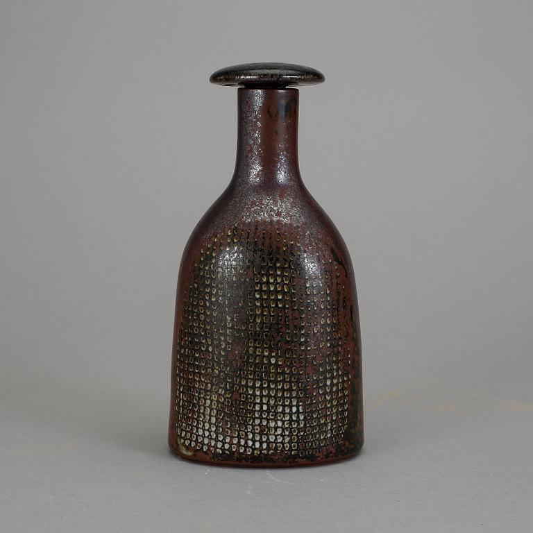 FLASKA MED PROPP, stengods. Stig Lindberg, Gustavsberg studio 1971.