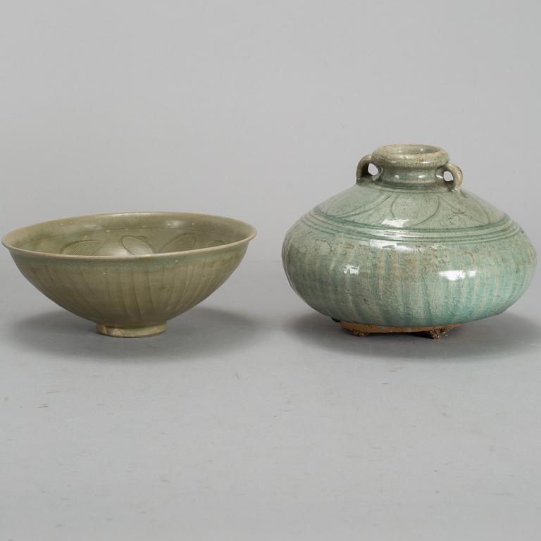 A celadon glazed vase and bowl, South East Asia, Sawankhalok, 16/17th Century.