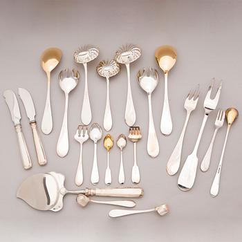 Silver cutlery, totally 70 pieces of two different series. Suomen Kultaseppä oy/ Kultateollisuus oy, Turku 1911-1973.