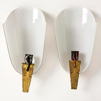 Harald Notini, vägglampetter, ett par, modell "8495", Arvid Böhlmarks Lampfabrik, Stockholm, 1940-tal.