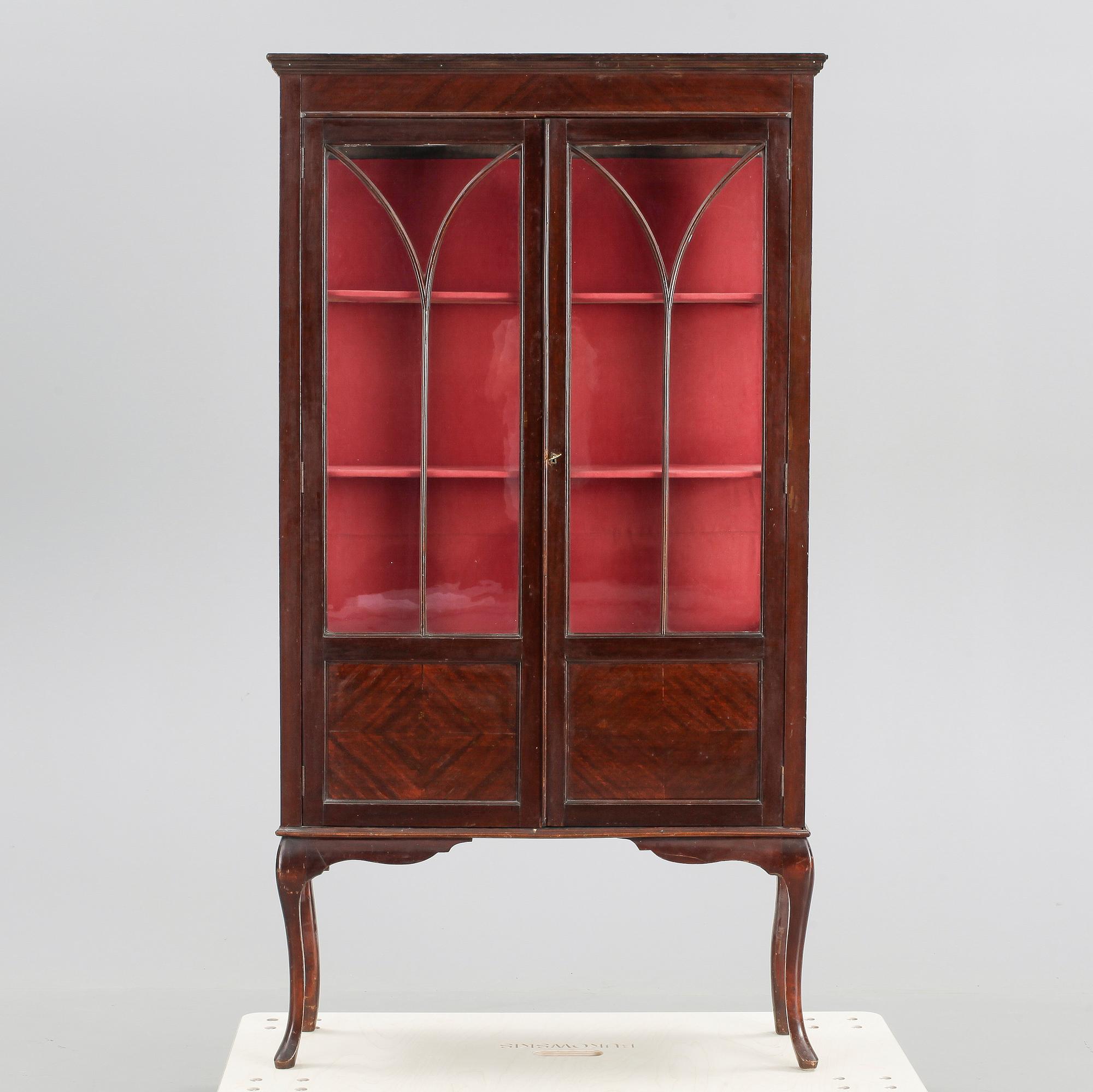 VITRINSKÅP, England, 1800-talets andra hälft.