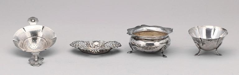 PARTI SILVER, 9 delar, bl a en senapskanna, Chester, Enland, 1800-tal. Totalvikt ca 700 gram.