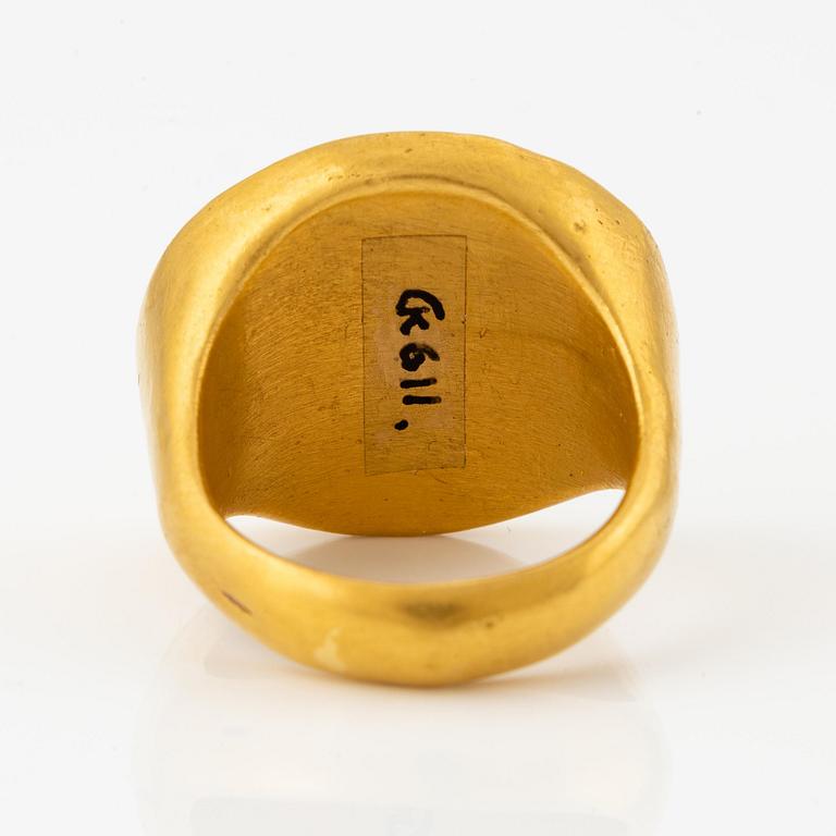 A presumably Meroitic gold signet ring, 700 BC. - 500 CE.