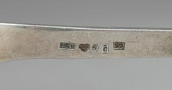 PARTI SILVERBESTICK, 6 delar, bl.a Erlandssons Silvervarufabriks, Kristianstad, 1927. Total vikt ca 355 gram.