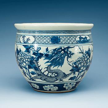 1764. A blue and white Jardiniere/basin, late Qing dynasty.